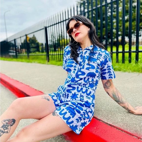 Nooworks Dutch Garden Romper Shortalls
Size XL NWOT - Picture 1 of 4